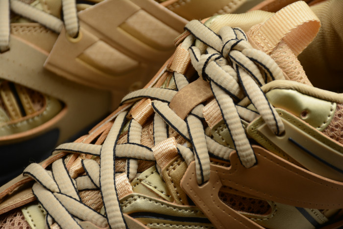 BLCG WMNS TRACK TRAINER